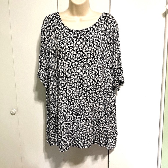 LANE BRYANT Black White Ditsy  Floral Top Back Keyhole PLus Size 18 20 - Picture 4 of 10